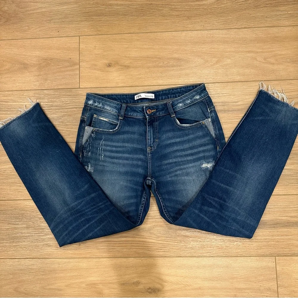Zara Distressed Straight Leg Jeans. Size: 6 Women’s - Picture 3 of 16